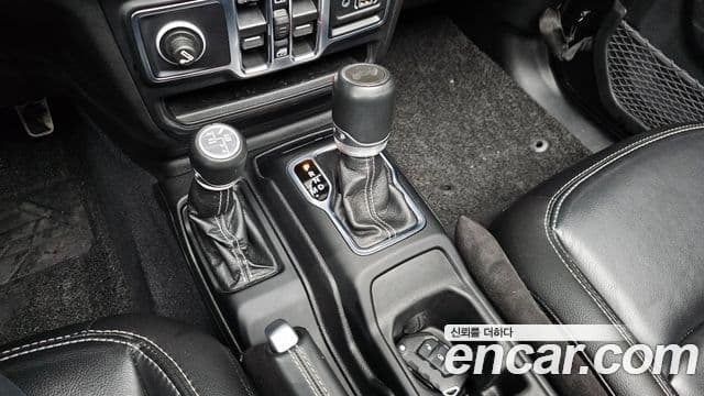 Jeep Wrangler 2021 — фото 9 из 20