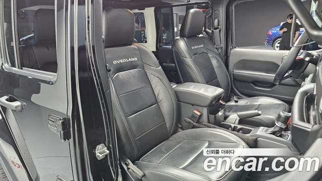Jeep Wrangler 2021 — фото 12 из 20
