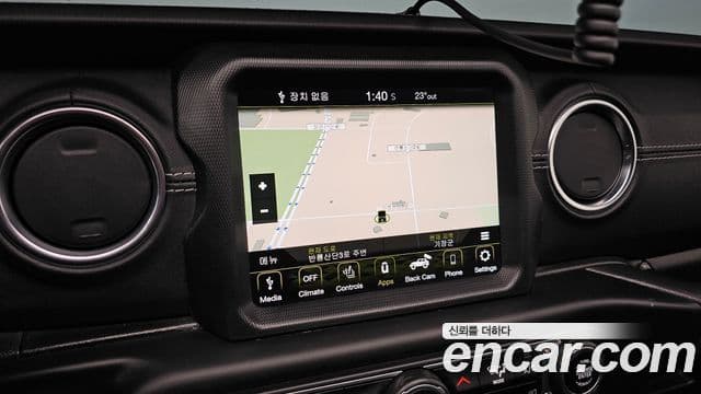 Jeep Wrangler 2021 — Şəkil 19/20