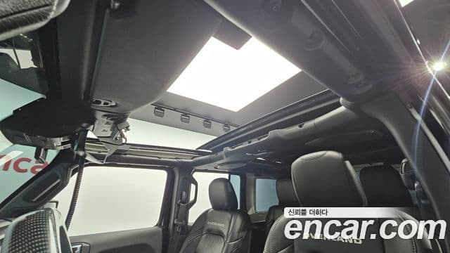 Jeep Wrangler 2021 — Photo 23/35