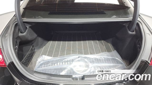 Mercedes-Benz C-Class 2024 — фото 20 из 20