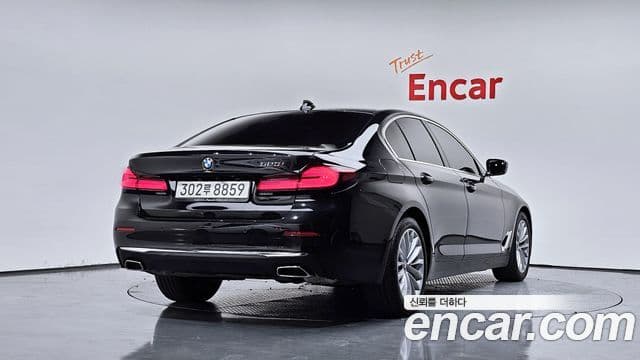 BMW 5 Series 2022 — Şəkil 2/20