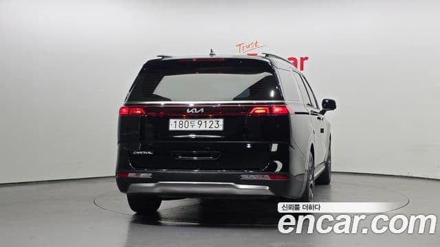 Kia Carnival 2023 — ფოტო 4/20