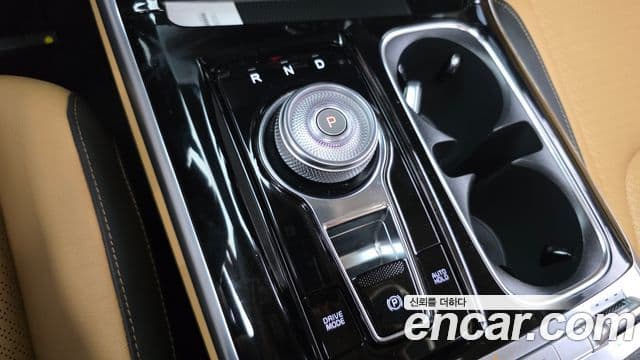 Kia Carnival 2023 — ფოტო 9/20