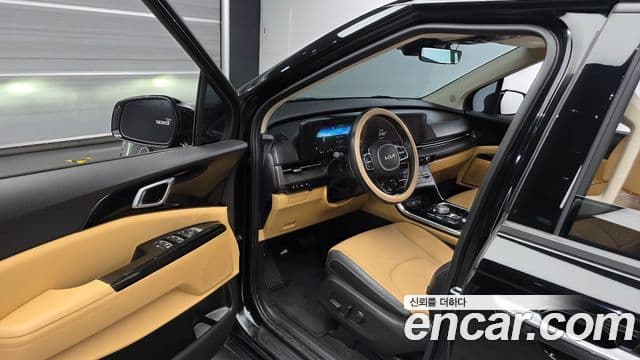Kia Carnival 2023 — ფოტო 10/20