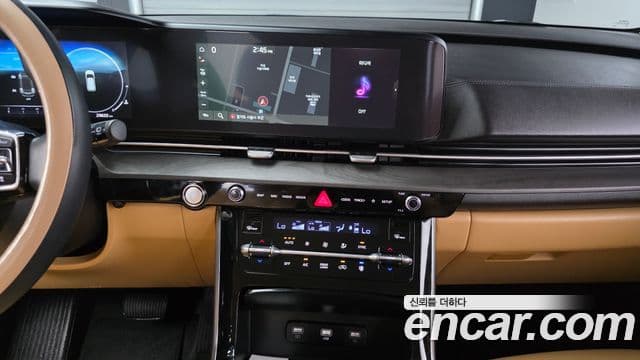 Kia Carnival 2023 — ფოტო 17/20