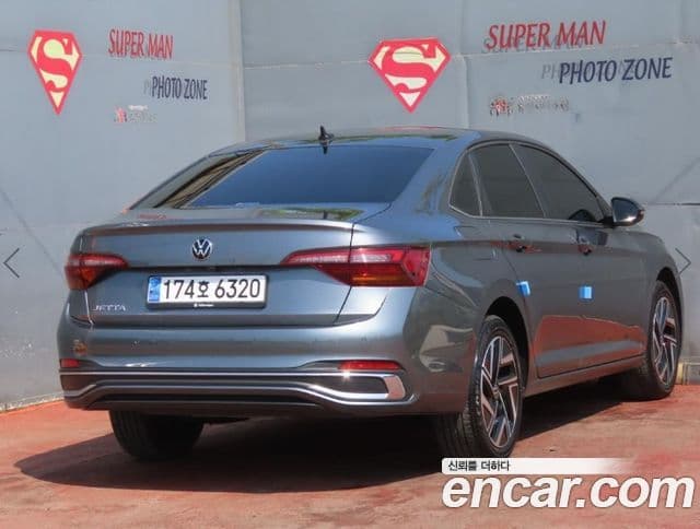 Volkswagen Jetta 2023 — ფოტო 2/19