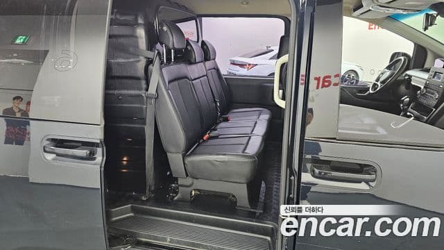 Hyundai Staria 2021 — ფოტო 11/20