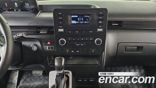 Hyundai Staria 2021 — ფოტო 12/20