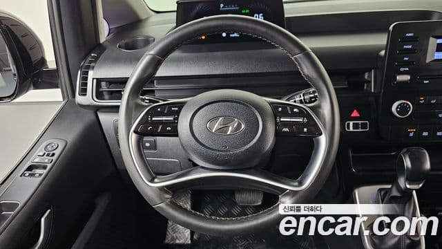Hyundai Staria 2021 — ფოტო 13/20