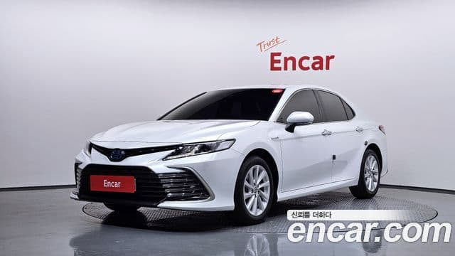 Toyota Camry 2023 — Photo 5/32