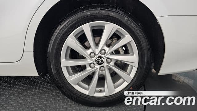 Toyota Camry 2023 — Photo 26/32