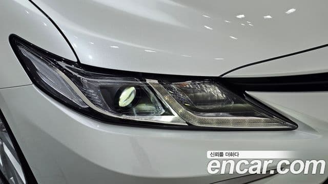 Toyota Camry 2023 — Photo 31/32