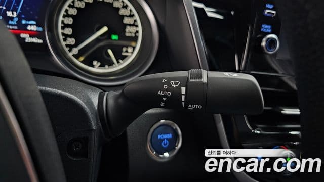 Toyota Camry 2023 — Photo 32/32