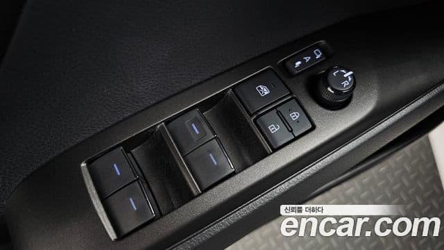 Toyota Camry 2023 — Photo 29/32