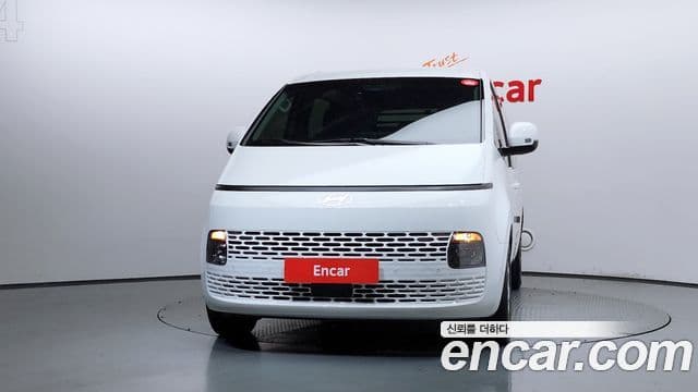 Hyundai Staria 2024 — ფოტო 2/20