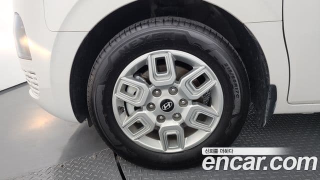 Hyundai Staria 2024 — фото 4 из 20