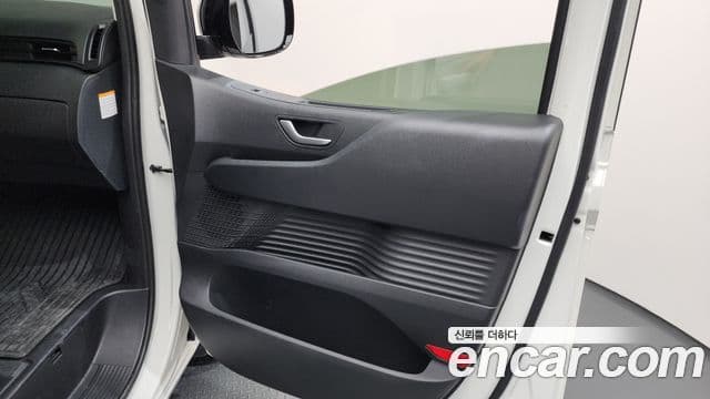 Hyundai Staria 2024 — Photo 28/31