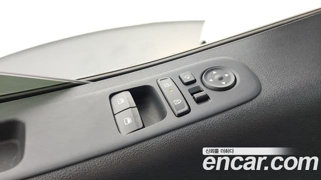Hyundai Staria 2024 — Photo 8/31