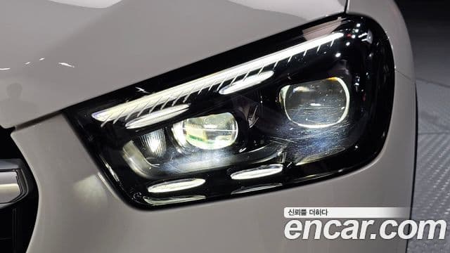 Mercedes-Benz GLE-Class 2024 — Photo 32/34