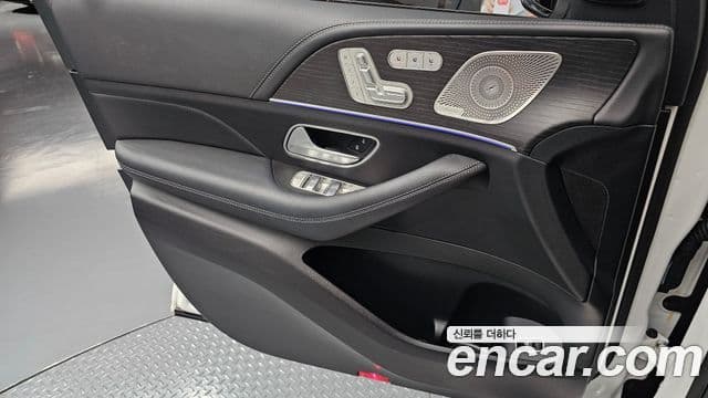 Mercedes-Benz GLE-Class 2024 — Photo 16/34