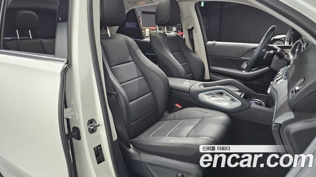 Mercedes-Benz GLE-Class 2024 — Photo 5/34