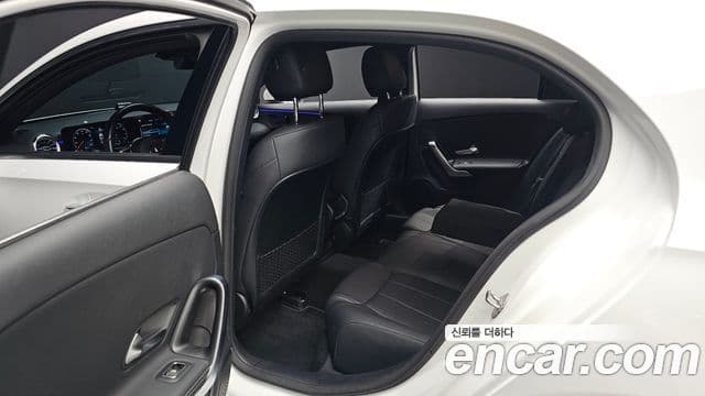 Mercedes-Benz A-Class 2023 — Şəkil 12/20