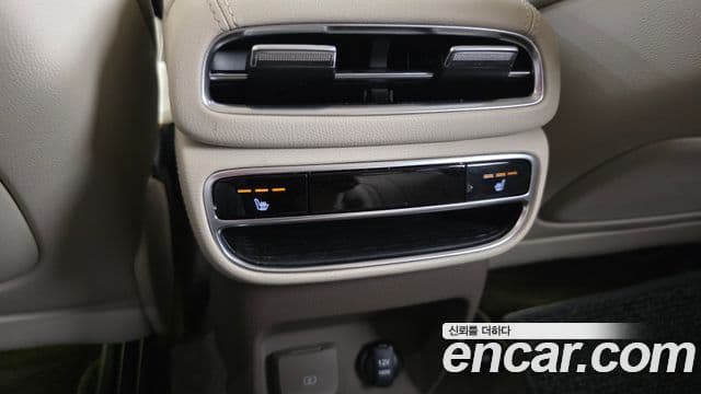 Genesis GV80 2022 — ფოტო 19/20