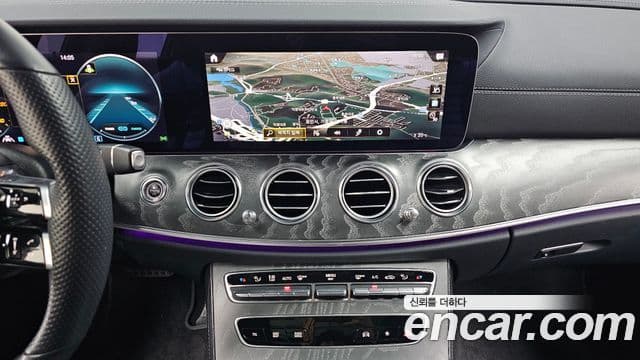 Mercedes-Benz E-Class 2022 — Şəkil 13/20