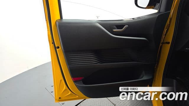 Hyundai Staria 2026 — Photo 27/33