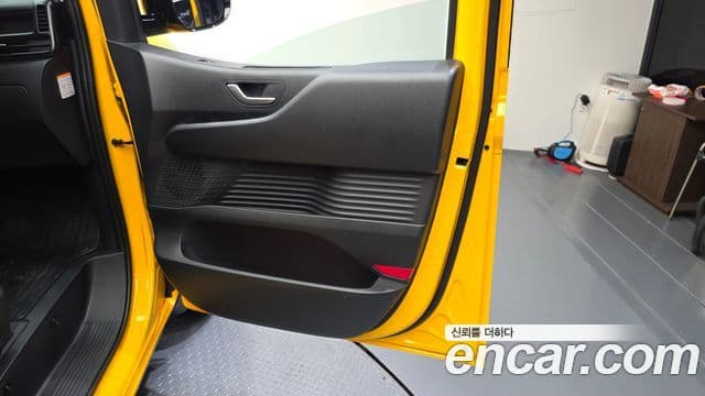 Hyundai Staria 2026 — Photo 13/33