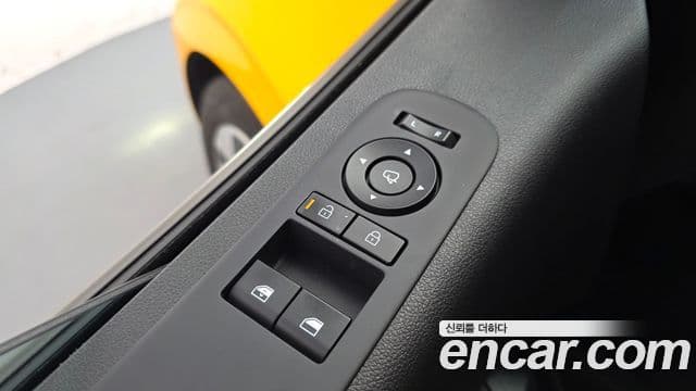 Hyundai Staria 2026 — Photo 4/33