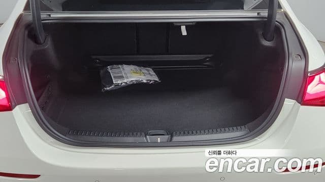 Mercedes-Benz E-Class 2024 — Şəkil 19/20