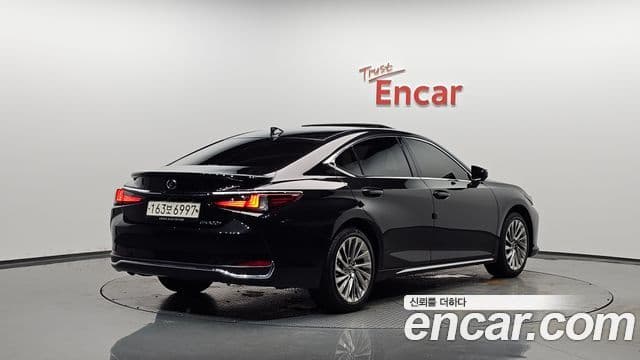 Lexus ES300h 2025 — Şəkil 2/20