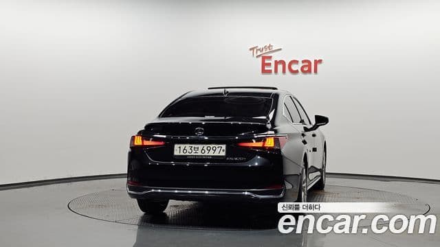 Lexus ES300h 2025 — Şəkil 4/20