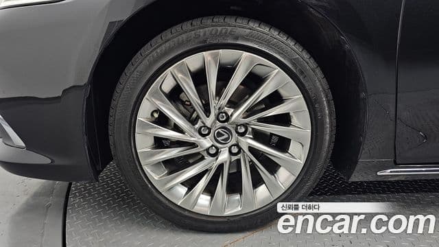 Lexus ES300h 2025 — Şəkil 5/20