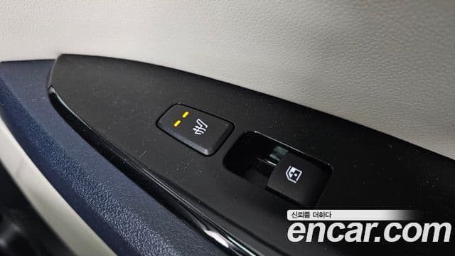 Kia Sportage 2022 — ფოტო 19/20