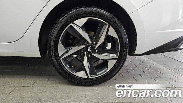 Hyundai The New Avante Hybrid 2020 — ფოტო 22/31