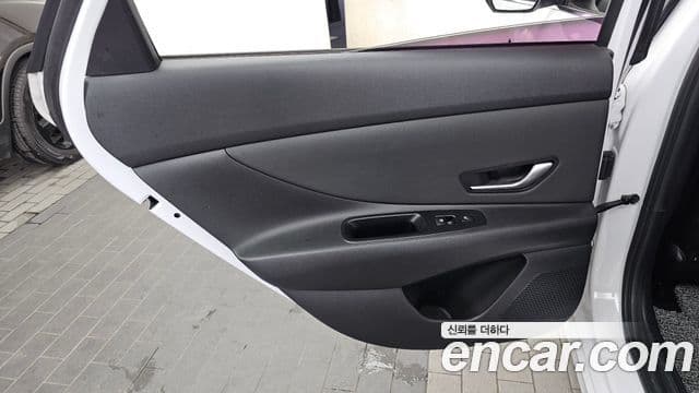 Hyundai The New Avante Hybrid 2020 — ფოტო 7/31