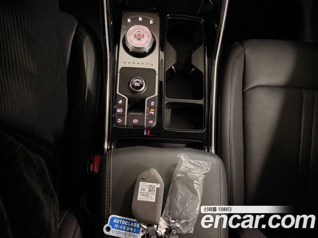 Kia Sorento 2023 — Şəkil 8/20