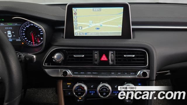 Genesis G70 2020 — Şəkil 13/20