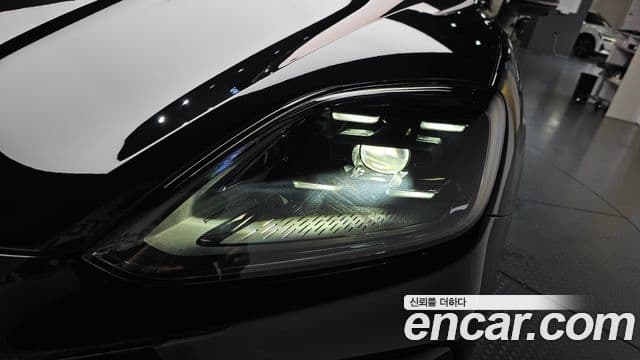 Porsche Cayenne 2025 — Photo 16/37