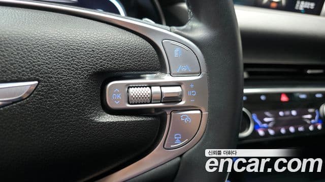 Genesis GV80 2021 — ფოტო 17/20