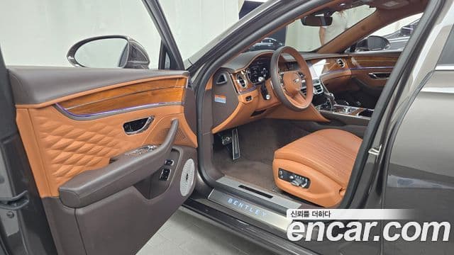 Bentley Flying Spur 2022 — Фото 10/20