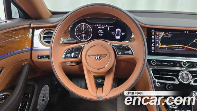 Bentley Flying Spur 2022 — Фото 12/20