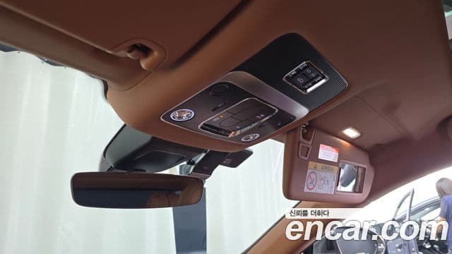 Bentley Flying Spur 2022 — ფოტო 13/34