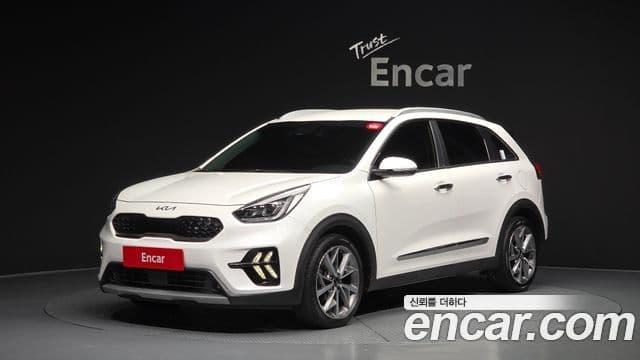 Kia Niro 2021 — ფოტო 1/20