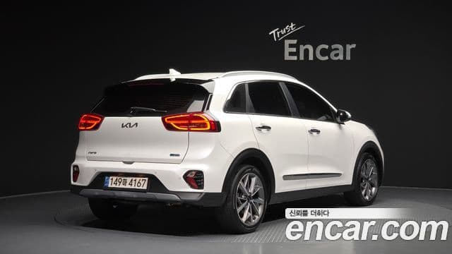 Kia Niro 2021 — ფოტო 2/20
