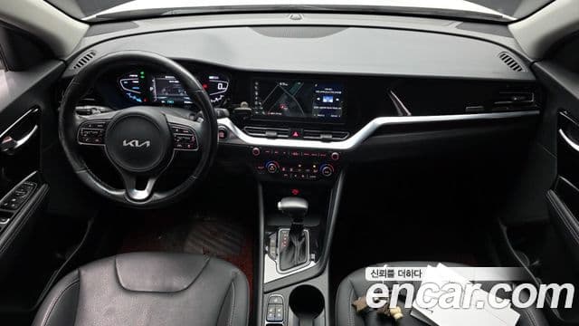 Kia Niro 2021 — ფოტო 7/20