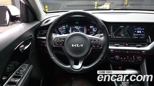 Kia Niro 2021 — ფოტო 13/20